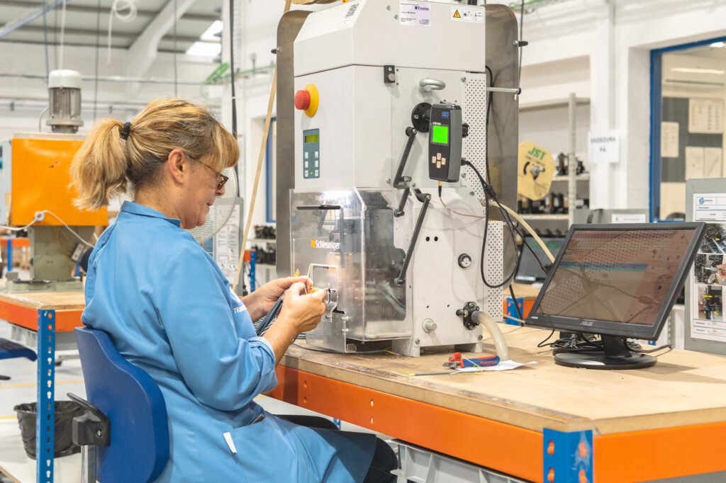 Serviços - Produção de cablagens eléctricas