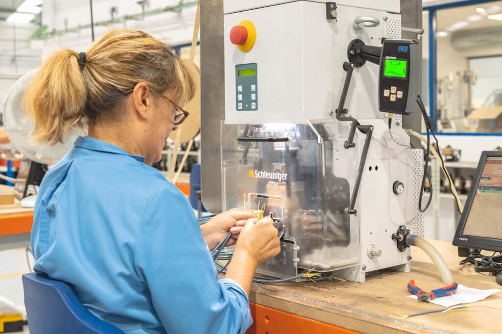 Serviços - Produção de cablagens eléctricas