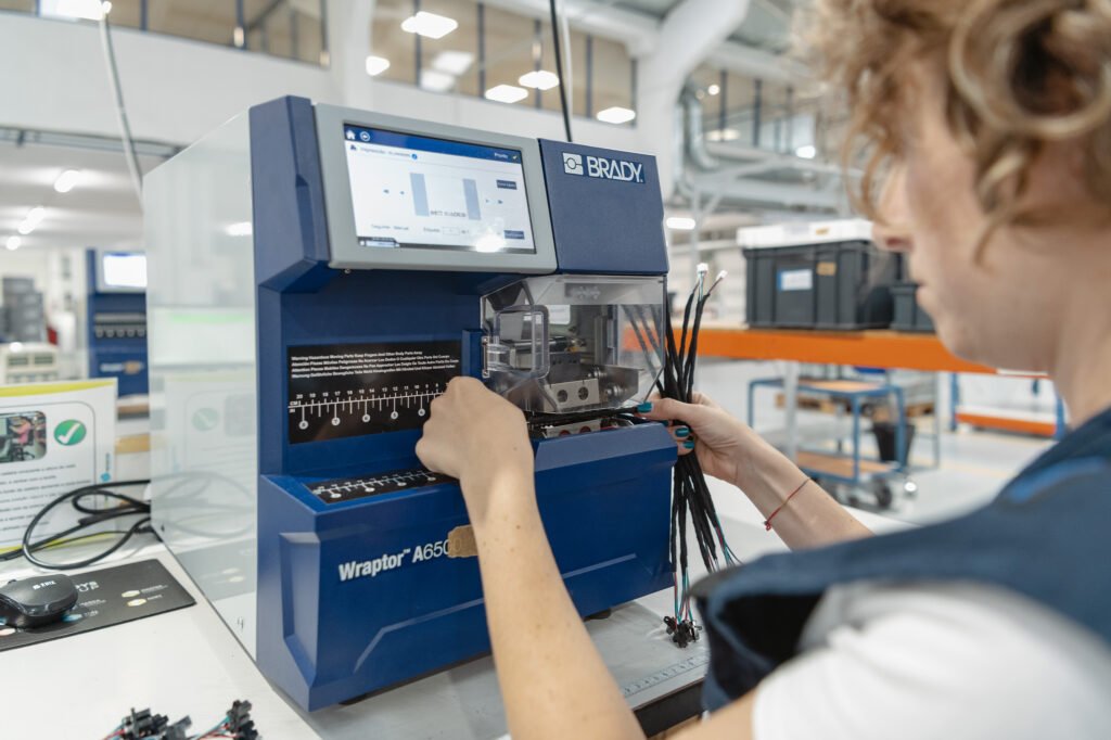 Serviços - Produção de cablagens eléctricas